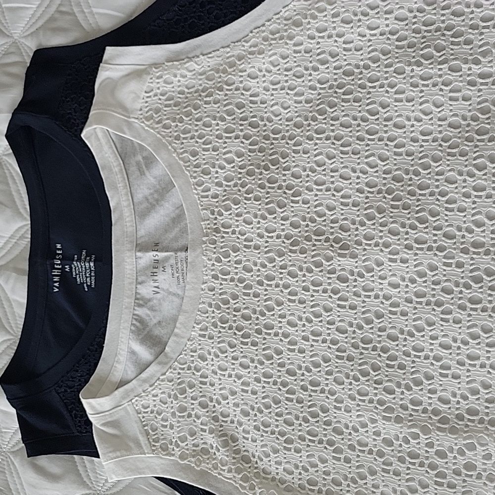 Sleeveless Knit tops - Picture 3 of 4